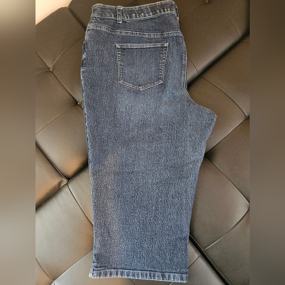 Cj banks plus size 24W jean capri